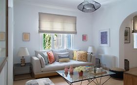Virtue By Stylish Stays
